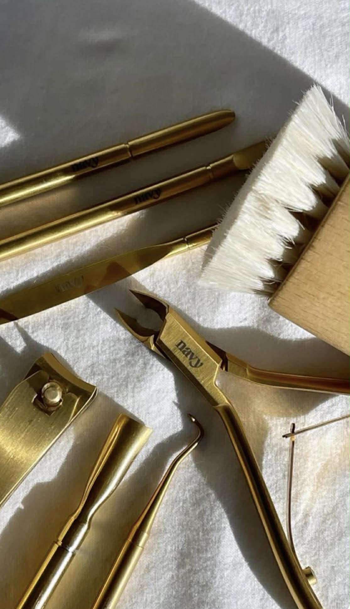 Navy Professional tools used at 12:47 Beauty